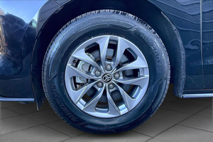 Toyota Sienna LE FWD 2024 Usada - con Bajo Kilometraje - Product Image 4