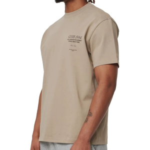 T-shirt beige surdimensionné pour hommes Impression minimale Streetwear élégant Mode décontractée Coupe ample T-shirt idéal pour les fournisseurs en gros - Product Image 4