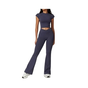 Ensemble de sport pour femme : Soutien-gorge de sport à fort impact, col rond, dos croisé, haute élasticité, séchage rapide, et leggings de sport pour la course, le yoga et l'entraînement. - Product Image 1