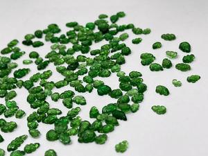 Feuilles sculptées en tsavorite de qualité supérieure, pierre précieuse en tsavorite de qualité supérieure, feuilles magnifiquement sculptées, produit en vrac, fait à la main - Product Image 5