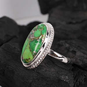 Kingman Bague pour homme en argent sterling turquoise avec motif géométrique Pierre de coupe lisse plaquée rhodium Design amoureux - Product Image 1