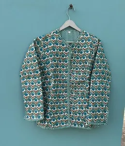 Chaqueta acolchada informal para mujer con cuello en V Bordado floral Bloque hecho a mano Impreso Botones de algodón Manga larga de doble cara - Product Image 5