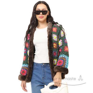 Cardigan fatto a mano in pelliccia sintetica uncinetto Boho da donna con capispalla in maglia sostenibile con Cardigan di lana da donna Patchwork - Product Image 6