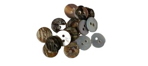 Shell <b>Buttons</b> 4-Hole <b>Black</b> Square <b>Buttons</b> 2 4 14L 16L 18L 20L 24L in Smoke MOP - Product Image 3