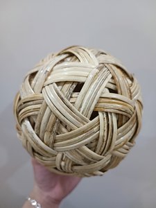 Bola de ratán hecha a mano de Navidad Bolas de mimbre de Navidad Difusor de caña Decoración de moda Bola de ratán - Product Image 2