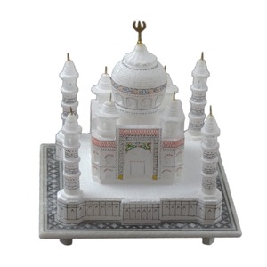Sculpture de Taj Mahal en marbre blanc poli fait à la main la plus demandée pour le bureau, le salon, l'affichage d'art disponible au prix d'usine - Product Image 3