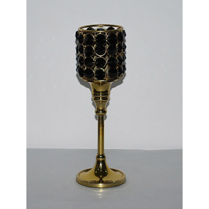 Candelabro de cristal negro en aluminio metálico con acabado elegante perfecto para una impresionante decoración de bodas y exhibición de velas - Product Image 4