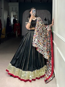 Nouveau travail de tissage lourd pur Chanderi Zari avec la collection Navratri de retouche de dentelle de conception en relief - Product Image 4
