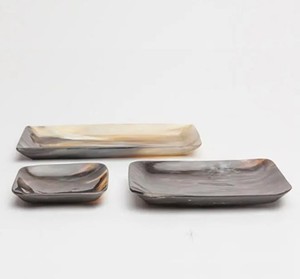 Plateau et ensemble de plats en corne faits à la main - Product Image 1