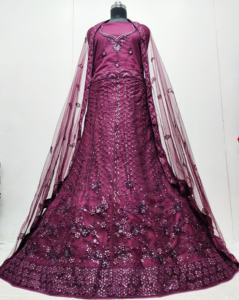 Filet brodé moderne à séquence lourde Lehenga Choli 3m Flair 2.5m Dupatta exclusif pour les distributeurs mondiaux de vêtements de fête d'hiver - Product Image 2