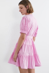 Robe polyvalente en coton à col en V, manches bouffantes, coupe trapèze, avec ourlet à volants, ceinture assortie, fermeture éclair latérale invisible et poches latérales - Product Image 4