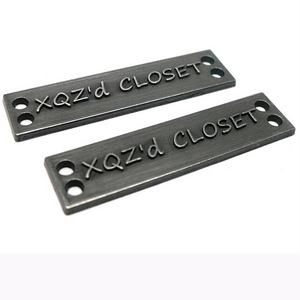 Étiquette de vêtement en alliage de zinc à coudre, taille personnalisée, rectangulaire, plaquée, bord découpé au laser, étiquette métallique à transfert thermique pour vêtement - Product Image 4