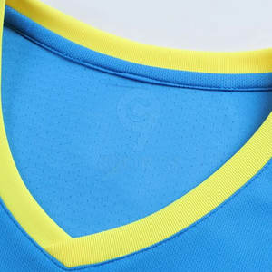 ชุดฟุตบอลของผู้ชายชุดฟุตบอลแบบยั่งยืนชุดฟุตบอลแบบระบายอากาศได้ขนาดกำหนดเอง - Product Image 3