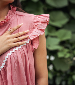 Ropa de diseñador superior de aspecto moderno Blusas camisas y TOPS en tela de algodón Artículo elegante para artículos de tops de primavera y verano - Product Image 4