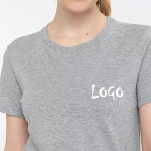 T-shirt pour femme au look quotidien contemporain, conçu pour une mobilité flexible avec une forme équilibrée et un aspect visuel frais - Product Image 2
