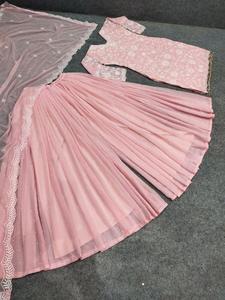 ผ้าจอร์เจ็ตปักลายคุณภาพสูงสไตล์ดั้งเดิมของอินเดีย,พลาซโซและชุดเสื้อที่มีให้เลือกจำนวนมาก - Product Image 3