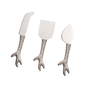 Trancheuse à fromage en marbre blanc Couteau à manche en acier inoxydable doré Épandeur avec manche solide martelé Épandeur à fromage - Product Image 3