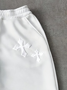 Pantalones Deportivos con Parche Cruzado Bordado Personalizado, Pantalones de Felpa de Alta Densidad, Joggers de Moda Urbana al Por Mayor - Product Image 5