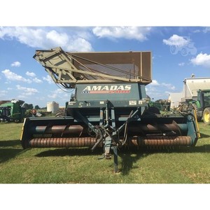 Récolteuse de noix de type tracté 2005-2100 Peanut Combine, machine de champ robuste - Product Image 1
