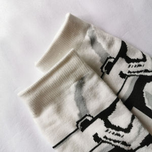 Calcetines deportivos para hombre con logotipo personalizado, algodón de color sólido al por mayor - Product Image 6