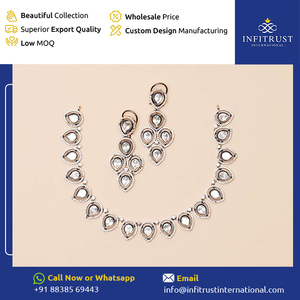Oferta Increíble en un Glamuroso Juego de Joyería de Plata de Ley 925 con Collar y Aretes con Forma de Pera y Detalles en Borde - Product Image 2