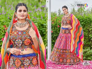 ชุดเลเฮนกาโชลีแบบใหม่สำหรับเทศกาลนาวราตรี ชุดเลเฮนกาโชลีแบบดั้งเดิมของอินเดีย ชุดเลเฮนกาโชลีแบบดีไซเนอร์ ชุดเลเฮนกาโชลีผ้าฝ้าย - Product Image 4