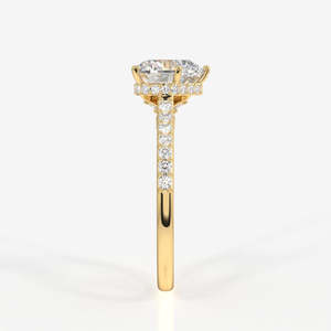 Bague en or 18 carats avec diamant Moissanite taille cœur et halo caché – Élégance et style pour les promesses - Product Image 4