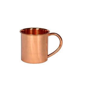Tasses à Moscow Mule en cuivre, préférées pour les rassemblements en plein air, grâce à une construction robuste permettant un service sûr des boissons - Product Image 1