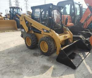 Chargeuse compacte d'occasion CAT242D3, modèle 2023, moteur diesel haute performance 37 kW, capacité de la benne 57,9 L, expédiée de l'usine au Royaume-Uni - Product Image 1