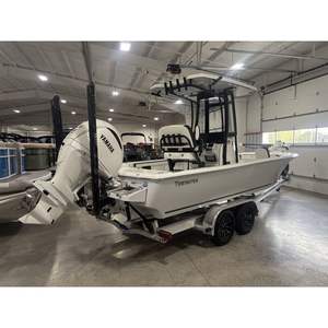 Bateau de pêche à console centrale en aluminium neuf 2026 TideWater Boats 2300 CB 300 CV avec moteur hors-bord pour la pêche au bar et les loisirs, exporté - Product Image 6