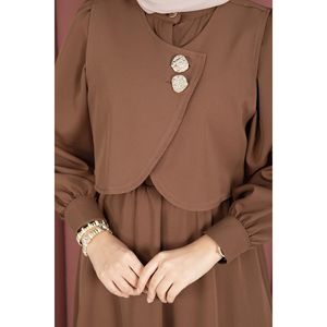 Ensemble robe boléro en crêpe marron café avec détail boutons dorés, élégant et stylé - Product Image 4