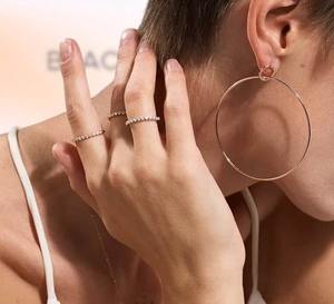 Anillo de Diamante Moissanita de 2 Quilates Personalizado de Fábrica, 5 mm, Oro Amarillo y Blanco de 18K, Anillo de Joyería para Boda, Aniversario o Fiesta - Product Image 2