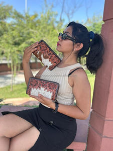 เครื่องมือช่าง กระเป๋าสตางค์แกะสลัก เคสโทรศัพท์ เคสคลัทช์ ผมมีสไตล์บนหนังวัว กระเป๋าสตางค์ดีไซน์ใหม่ กระเป๋าสตางค์หนังตะวันตกหลายใช้ - Product Image 3