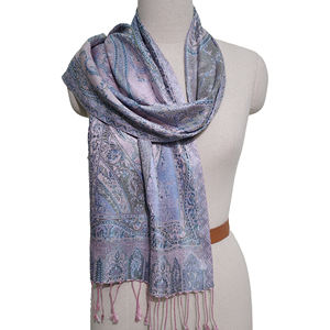 ผ้าพันคอและผ้าคลุมไหล่ไหมพิมพ์ลายดิจิทัลแบบกำหนดเอง 100% ผ้าไหม สำหรับฤดูใบไม้ร่วง ผ้าคลุมคอความยาวปานกลาง สไตล์แจ็คการ์ด สำหรับผู้หญิง - Product Image 3