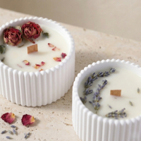 Ensemble de bougies parfumées en cire de soja Arovi - Bougies artisanales parfumées avec mèche en bois et plantes séchées, décoration esthétique pour la maison