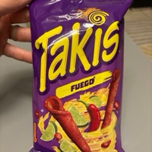Chips de Tortilla Takis, Picantes, Crujientes, con Sabor Intenso a Chile y Limón, Calidad Premium, Venta al por Mayor, Suministro para Exportación - Product Image 1