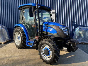 Nuevo Tractor Compacto Solis 50 4WD con Cabina y Neumáticos Agrícolas - Product Image 3