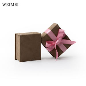 WEIMEI Boîte à bijoux collier en velours avec logo en relief Boîte à bagues de fiançailles personnalisée en daim avec sac pour collier - Product Image 4