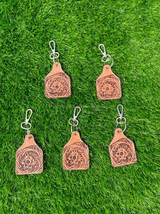 Porte-clés en cuir taillé sculpté à la main Porte-clés en cuir de forme exotique mignon Accessoires en cuir taillé Porte-clés mignons pour unisexe - Product Image 3