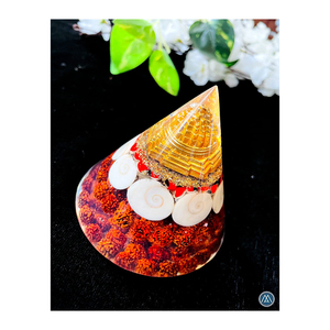 Pirámide de orgón Gomati Chakra en forma de cono modernista 70-75mm piedra preciosa de cuarzo decoración del hogar tallada última colección amor - Product Image 1