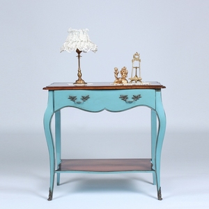 โต๊ะไม้มะฮอกกานีหมายเลข 8300 ตู้ 2 ลิ้นชัก ดีไซน์แบบดั้งเดิม สำหรับตกแต่งบ้าน งานตกแต่งอย่างประณีต - Product Image 3