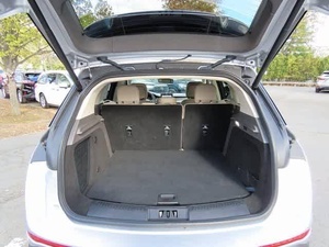 Used 2020 Lin. coln Corsair Standard Clean Car - Product Image 5