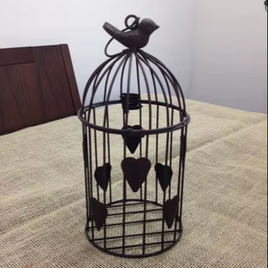 Jaula de hierro para pájaros con interior espacioso y bandejas fáciles de limpiar que garantizan la comodidad y la felicidad de los pájaros - Product Image 1