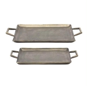 Plateau en fer de luxe rectangulaire à finition antique Plateau de service en métal fabriqué à la main pour Noël rustique à des fins décoratives - Product Image 5