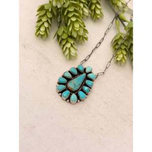 Collier tendance vintage Sheila Becenti avec turquoise mélangée et argent sterling, serti en forme de goutte d'eau, incrustation religieuse, chaînes de perles - Product Image 3