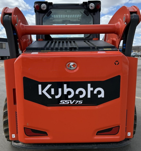 Kubota SSV75 Minicargadora Cabina con Cubo en Excelente Estado - Product Image 2