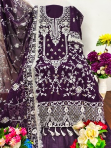 Tela para Vestidos Indios y Pakistaníes con Bordado Floral, sin Costuras en los Cuatro Lados, Venta al por Mayor - Product Image 3
