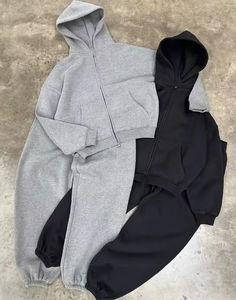 Conjunto Deportivo de Alta Calidad al por Mayor con Sudadera con Capucha y Cremallera y Pantalones Acampanados, Conjuntos Deportivos Personalizados para Hombre, Diseño Liso - Product Image 1