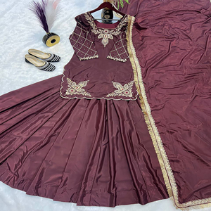Nueva Kurta Lehenga Marrón, Éxito de Ventas, Estilo Indio-Pakistaní, con Lentejuelas y Bordado Zari, para Bodas, Fiestas y Eventos Tradicionales, Ropa para Mujer - Product Image 2