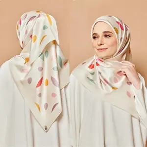 Foulard Hijab en soie douce imprimé pour femme, qualité supérieure, prix d'usine, vêtements de tous les jours